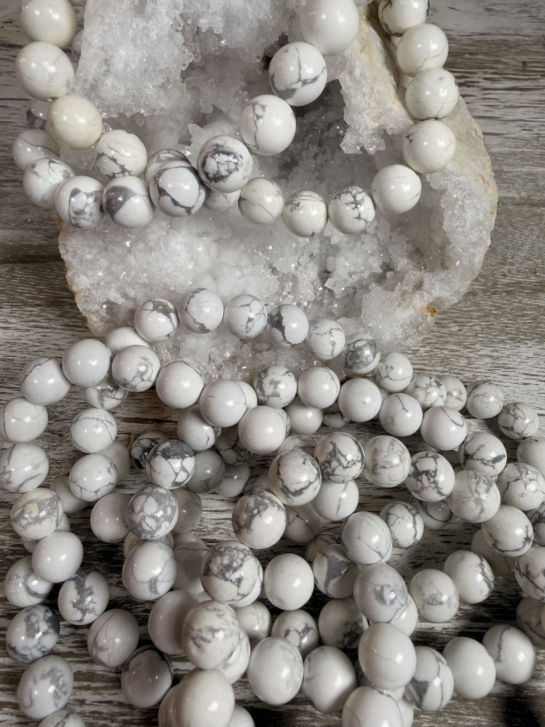 8mm Natural Howlite Bracelet