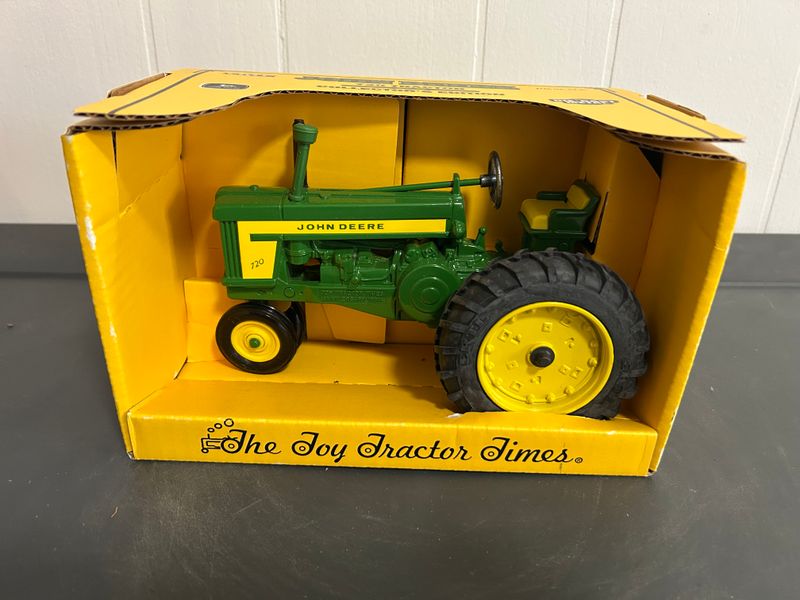 John Deere 720 The Toy Tractor Times