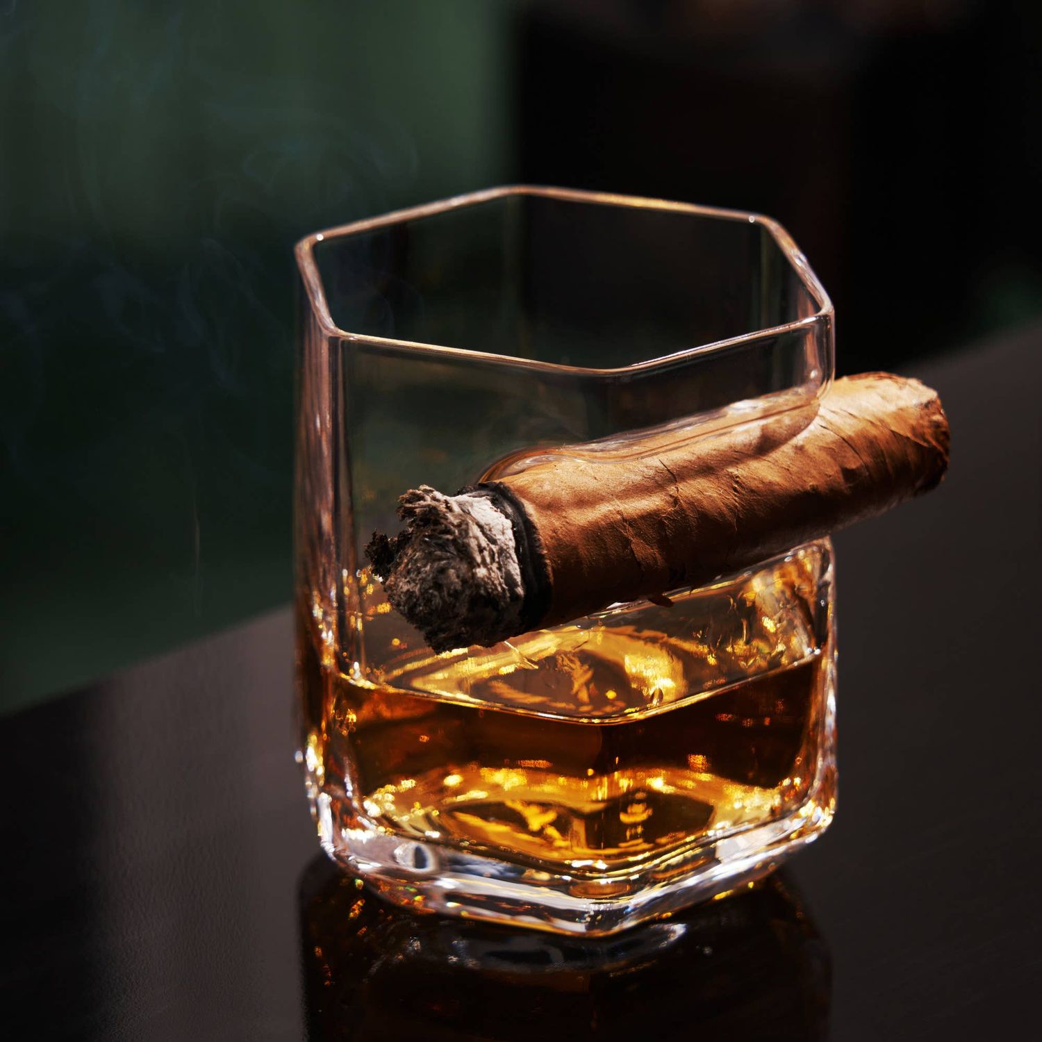 Raye™ Crystal Whiskey Glass with Builtin Cigar Holder