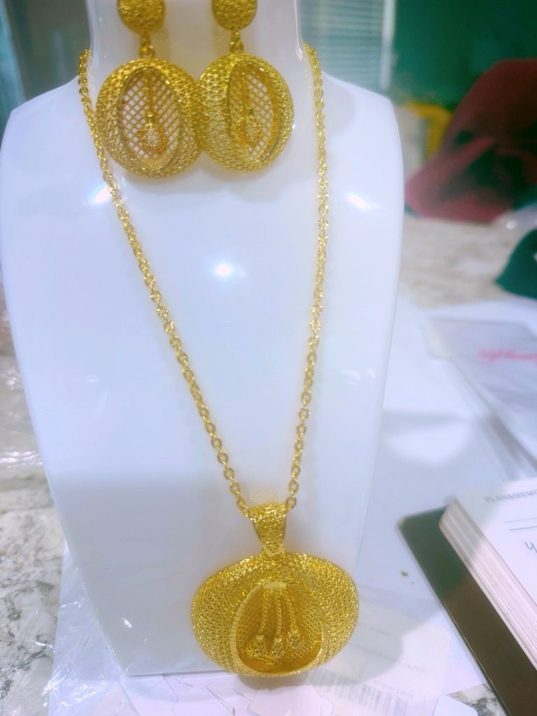 Fashion Jewelry Earrings And Necklace Set . SKU 0018