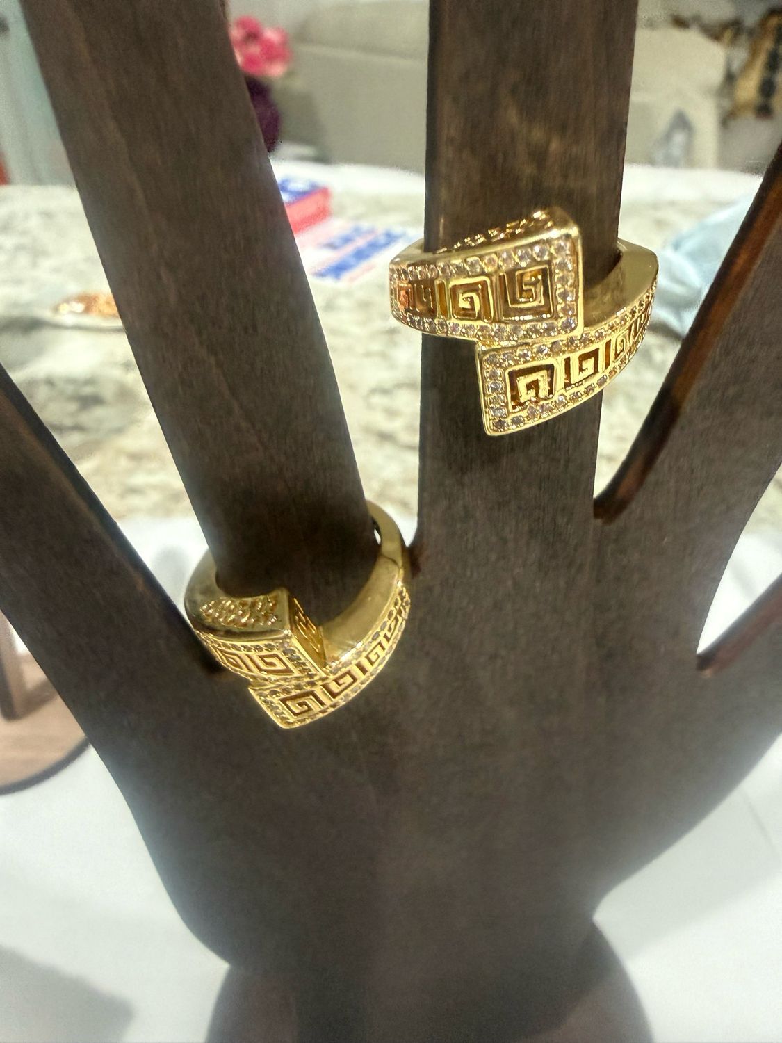 Fashion Ring Gold Tone Size 7 . SKU 0020