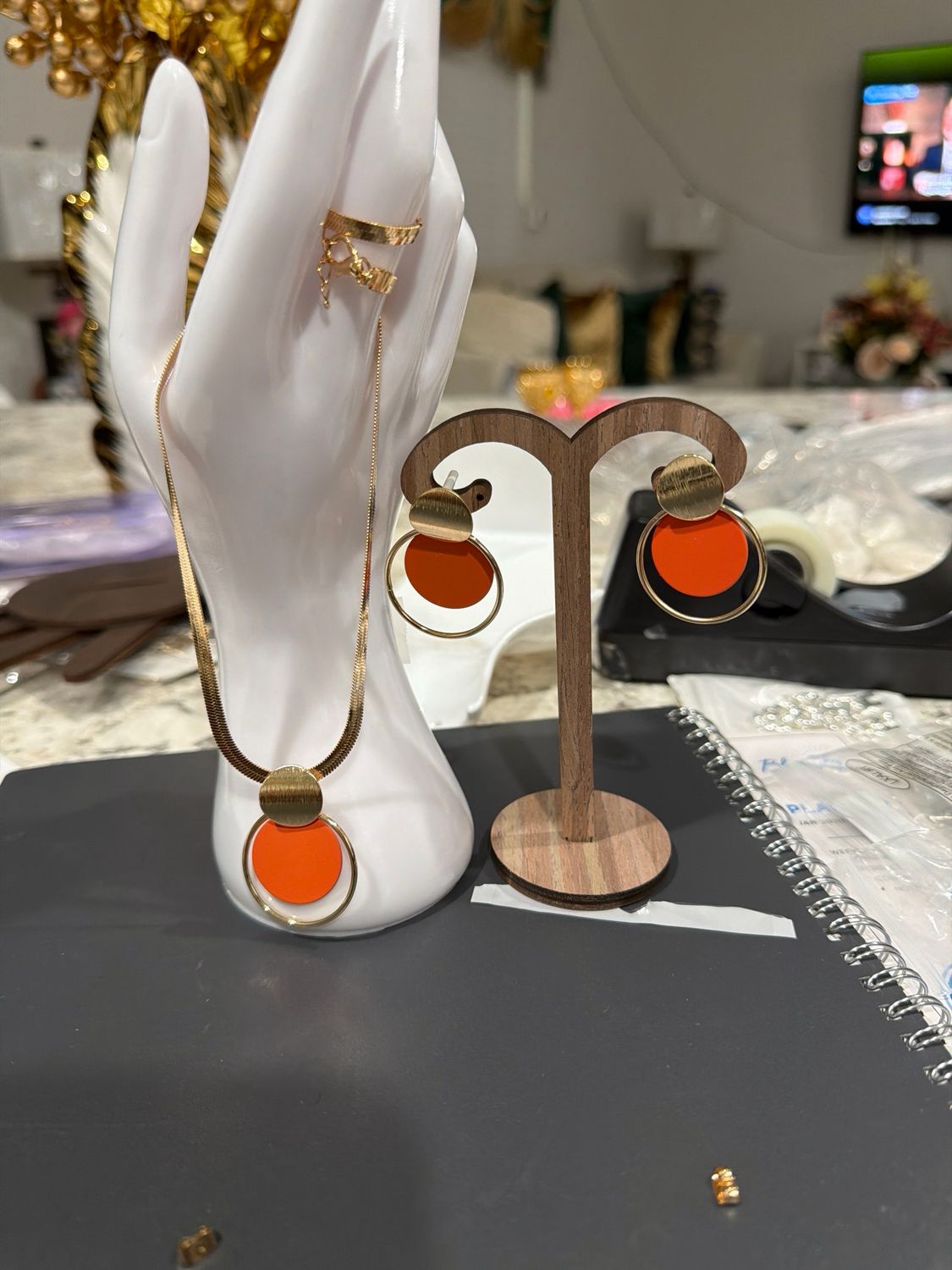 Fashion Jewelry  Goldtone And Orange Necklace And Earrings. SKU 0047