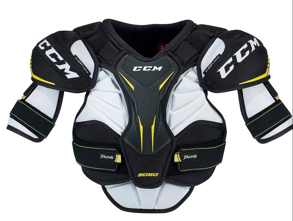 CCM Shoulder Pads 9060