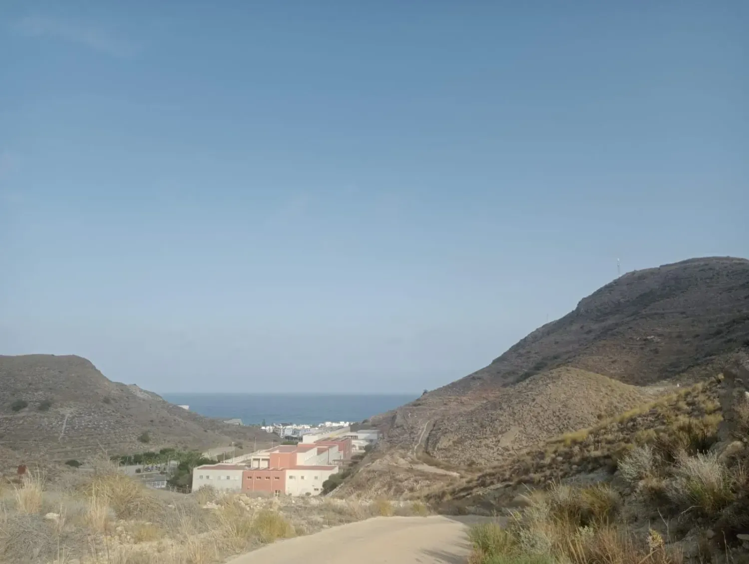 CORTIJO PARA REFORMAR CON FINCA CON OLIVOS
