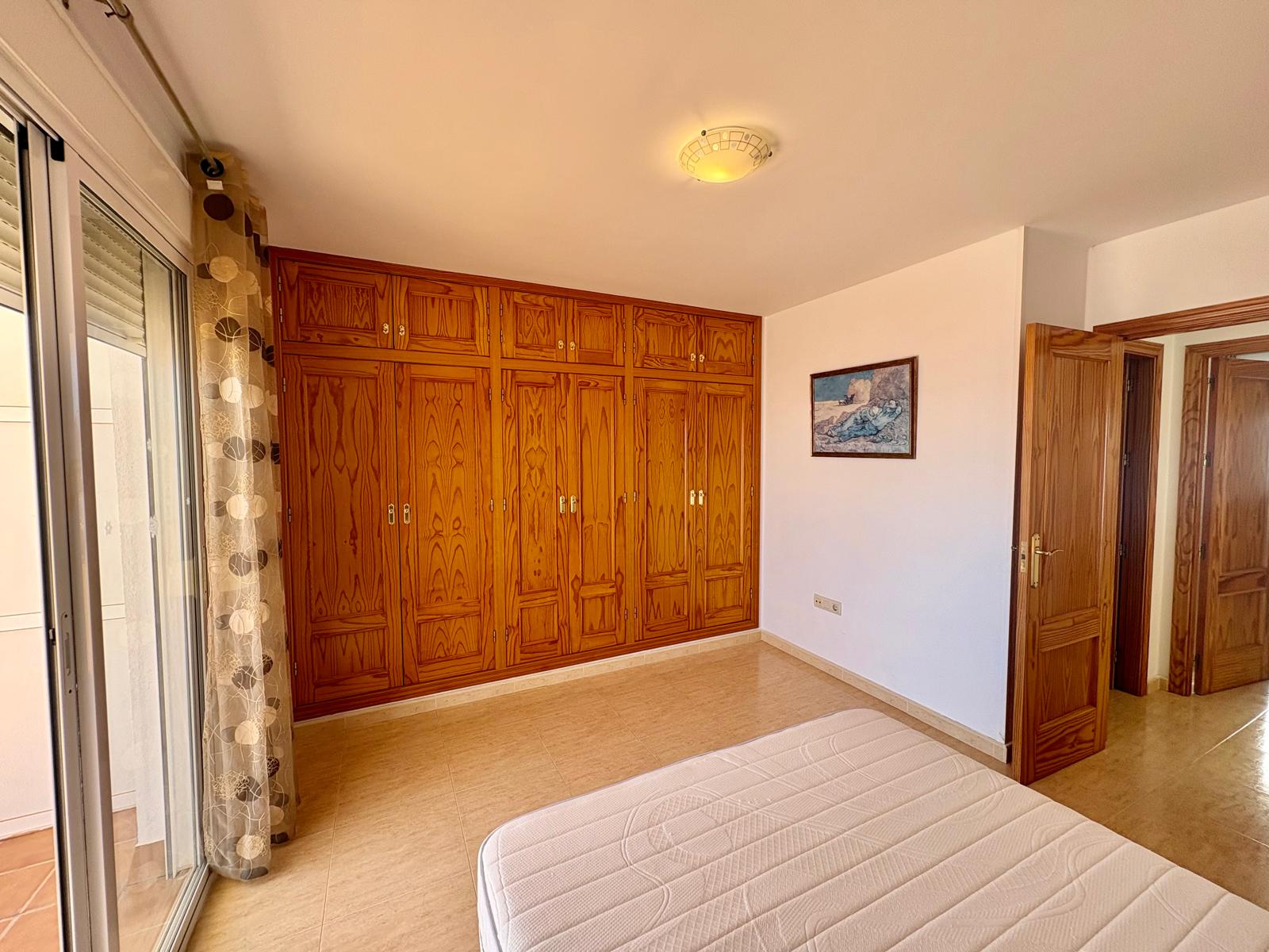SE VENDE ATICO CON TERRAZA Y VISTAS AL MAR