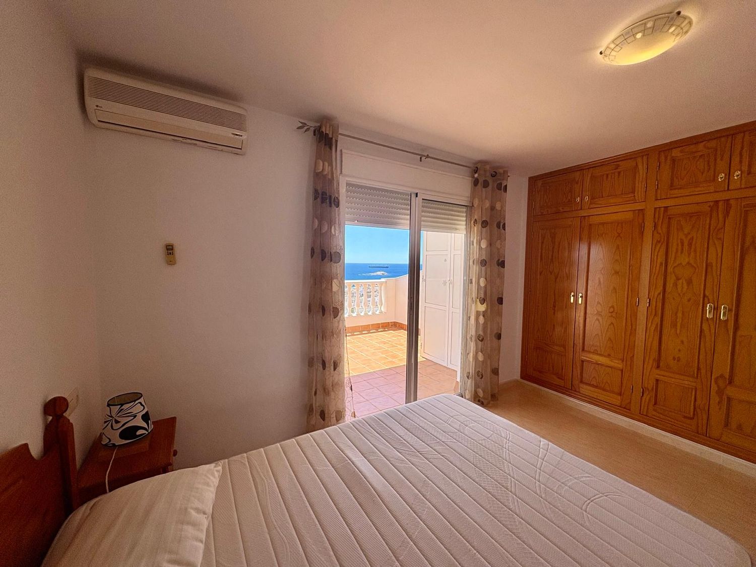 SE VENDE ATICO CON TERRAZA Y VISTAS AL MAR