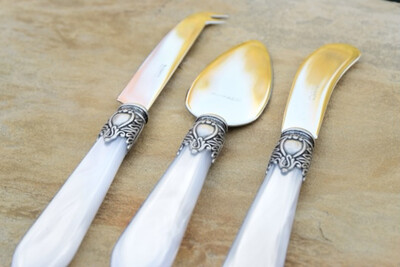 Oxford Antique 3 Piece Cheese Set White Oxford Antique 3 Piece Cheese Set White