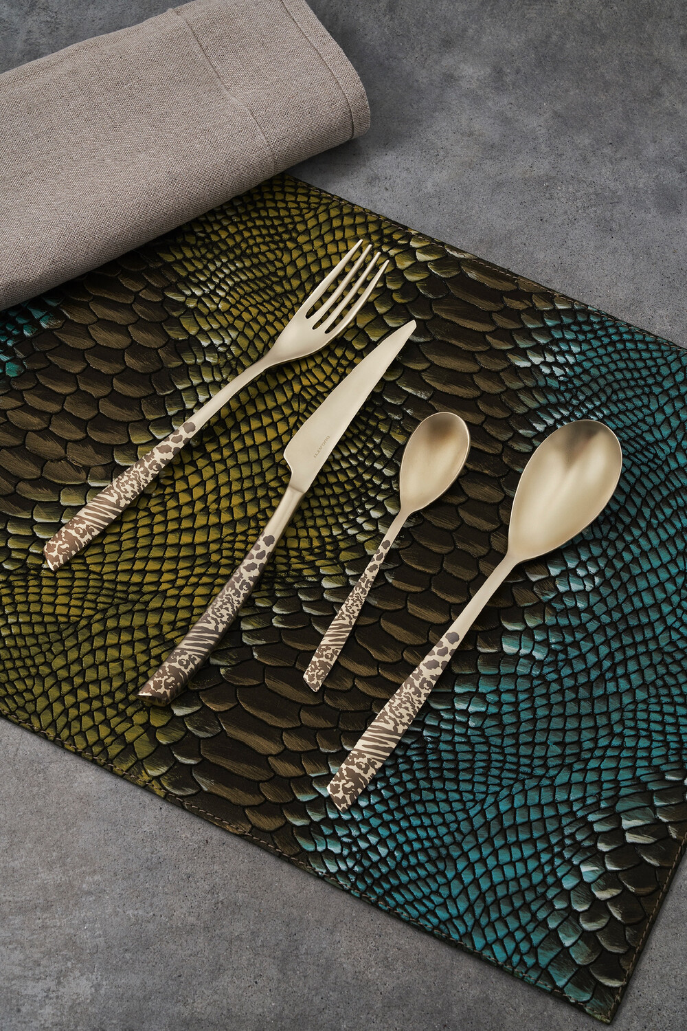 Riviera Animal Print Matte     5 Piece Place Setting