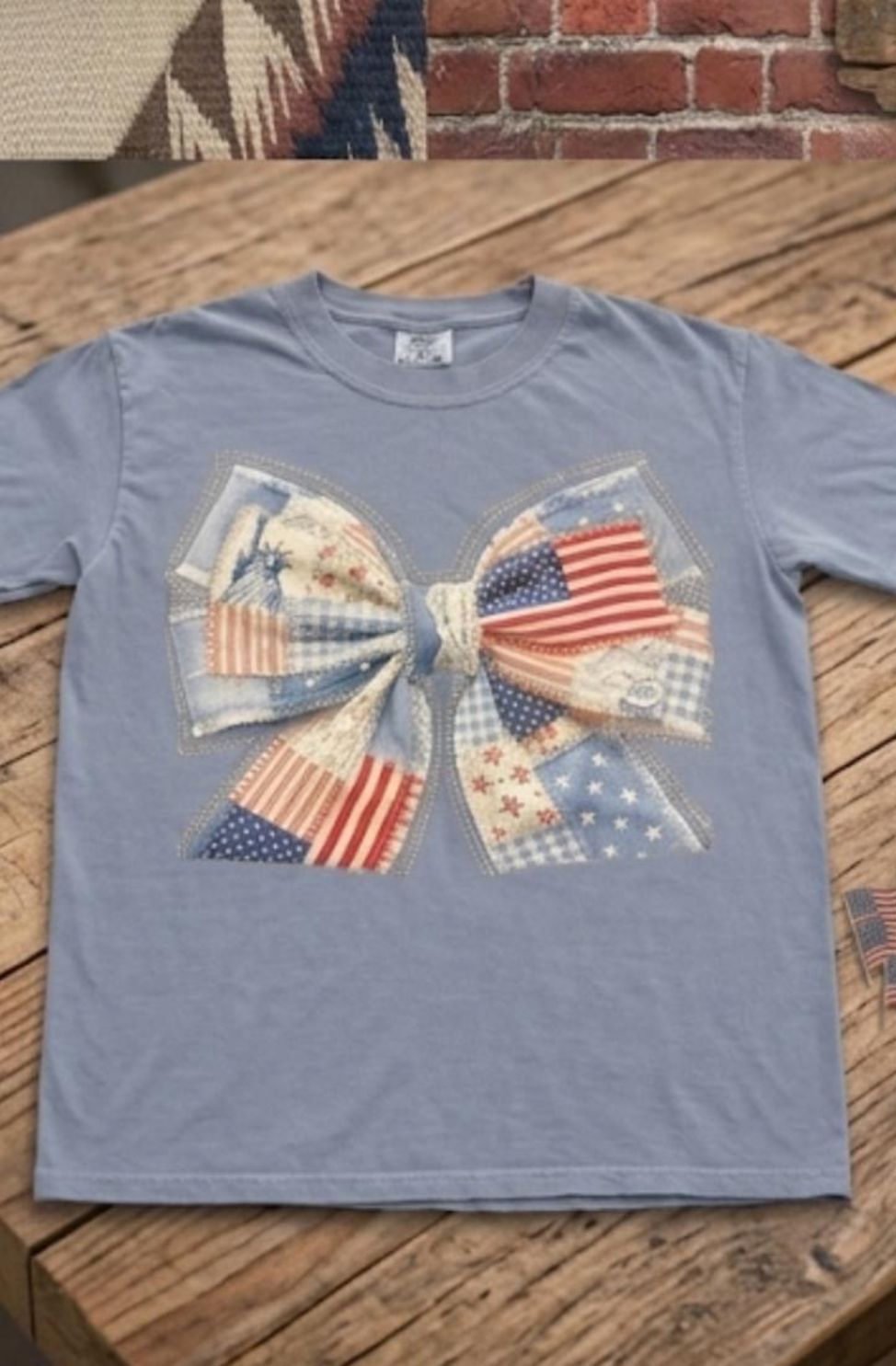 Flag bow