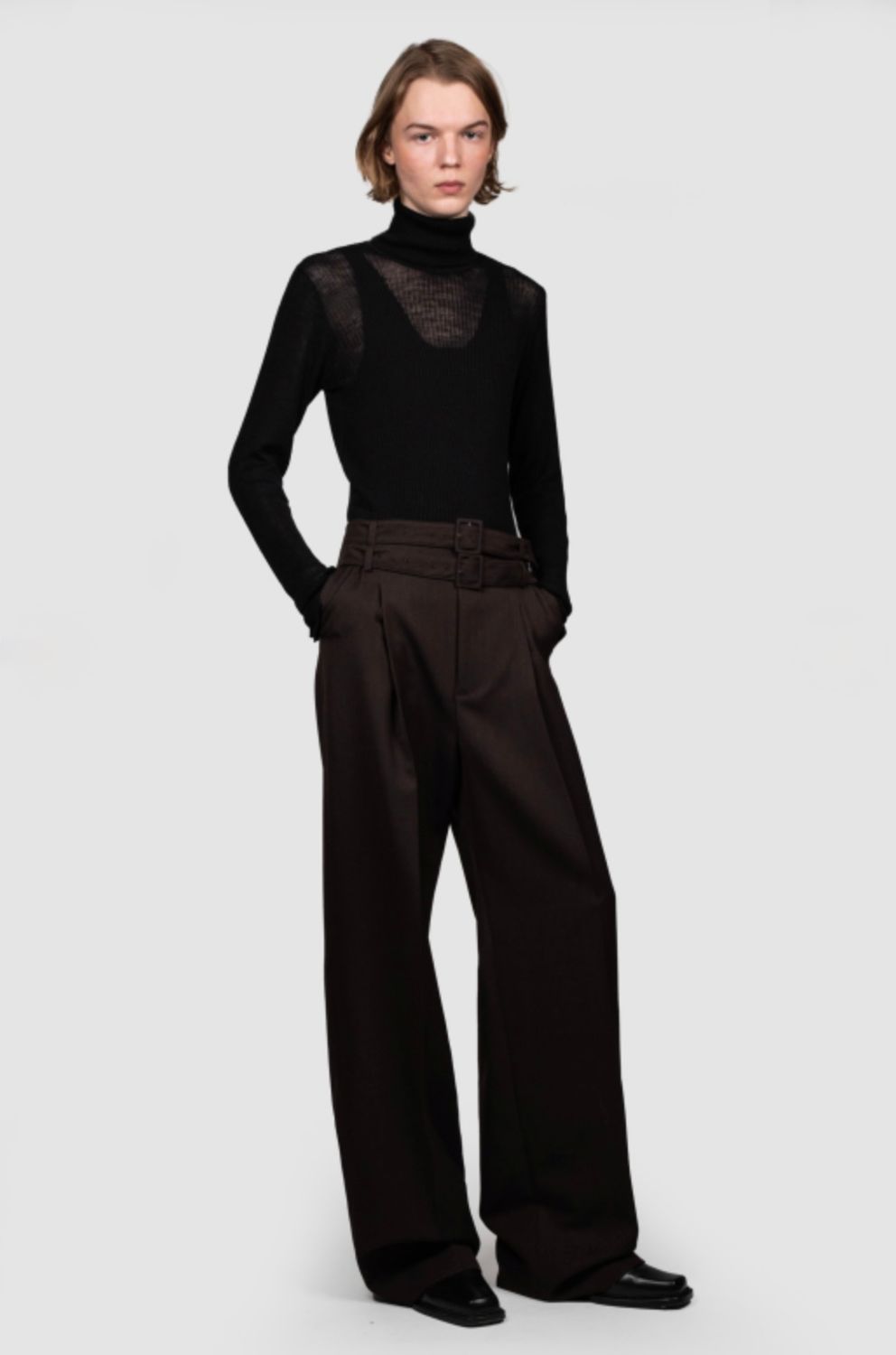FITTED TURTLENECK