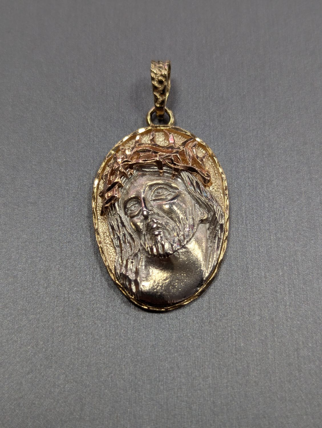 14K Tri Color Dia Cut Jesus Face Pendant (9.0g)