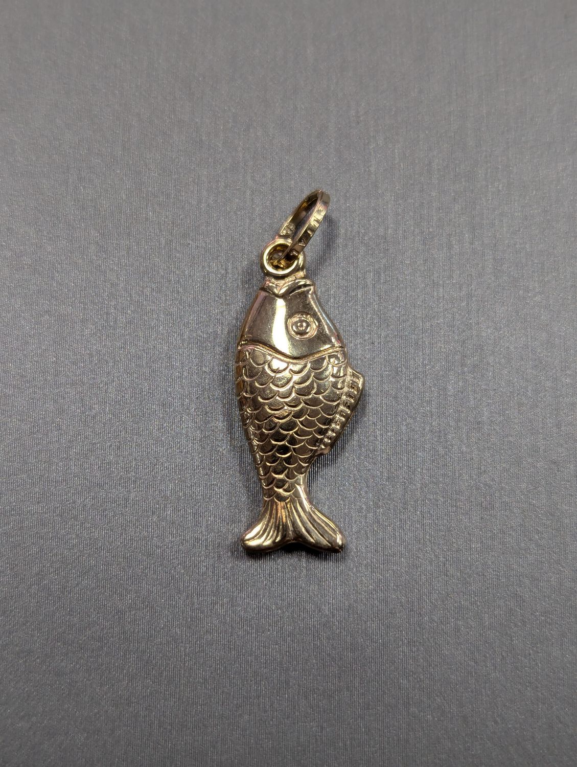 14K YG Pisces Zodiac Fish Pendant (1.6g)