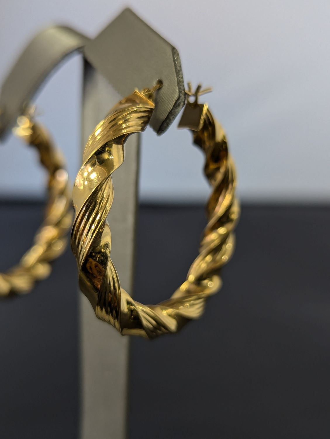 14K YG Twisted Spiral Hoop Earrings (6.2g)