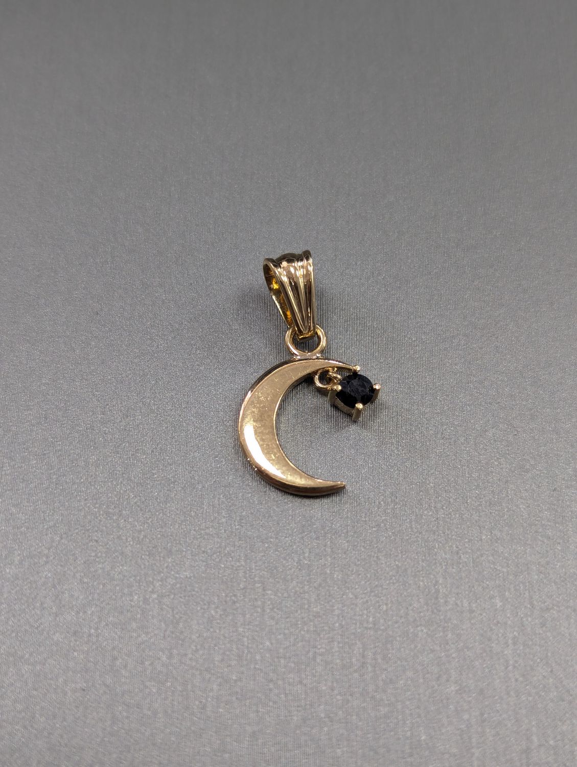 14K YG Crescent Moon Black CZ Pendant (1.9g)