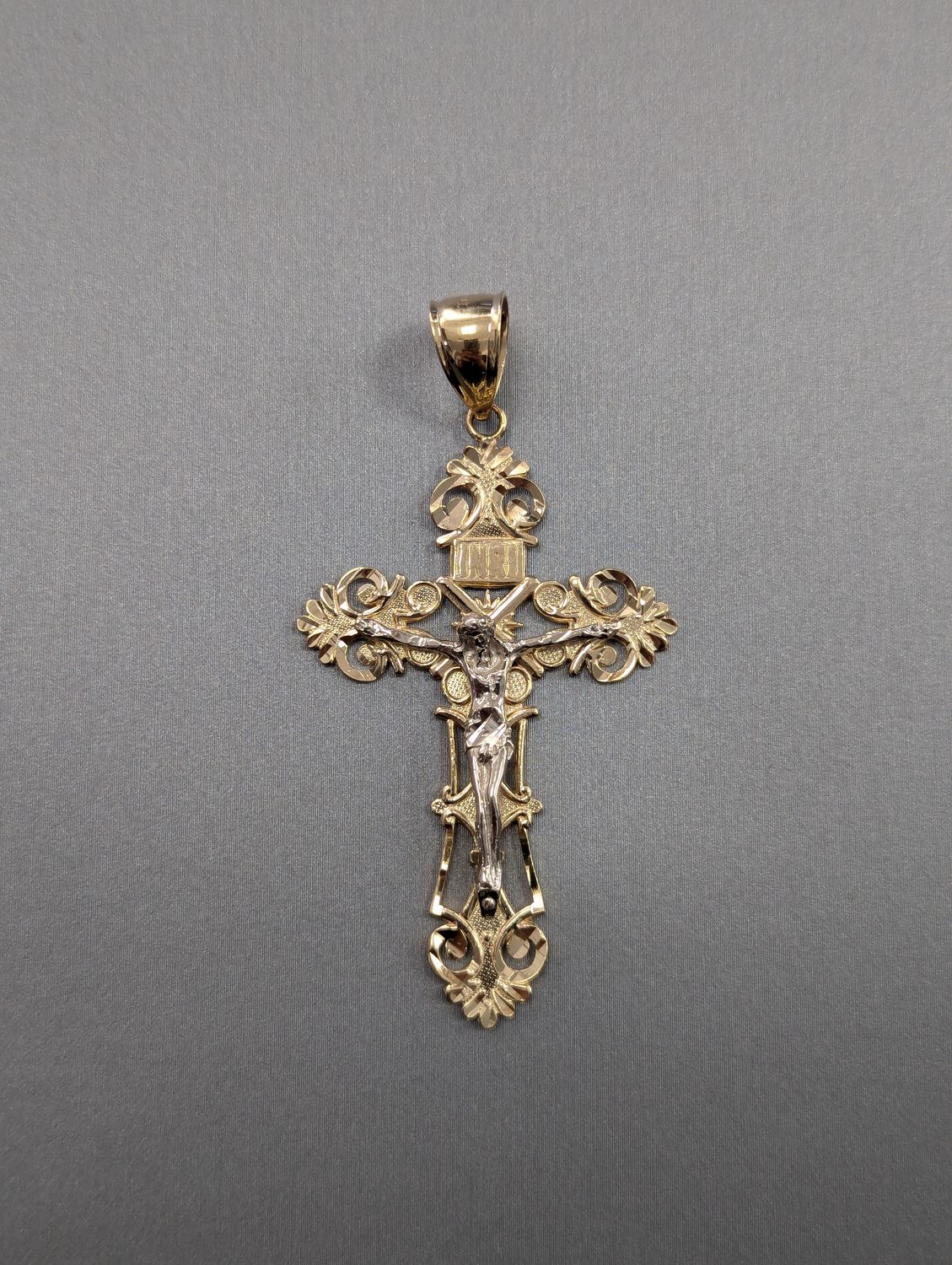 14K YG/WG Crucifix Pendant (6.4g)