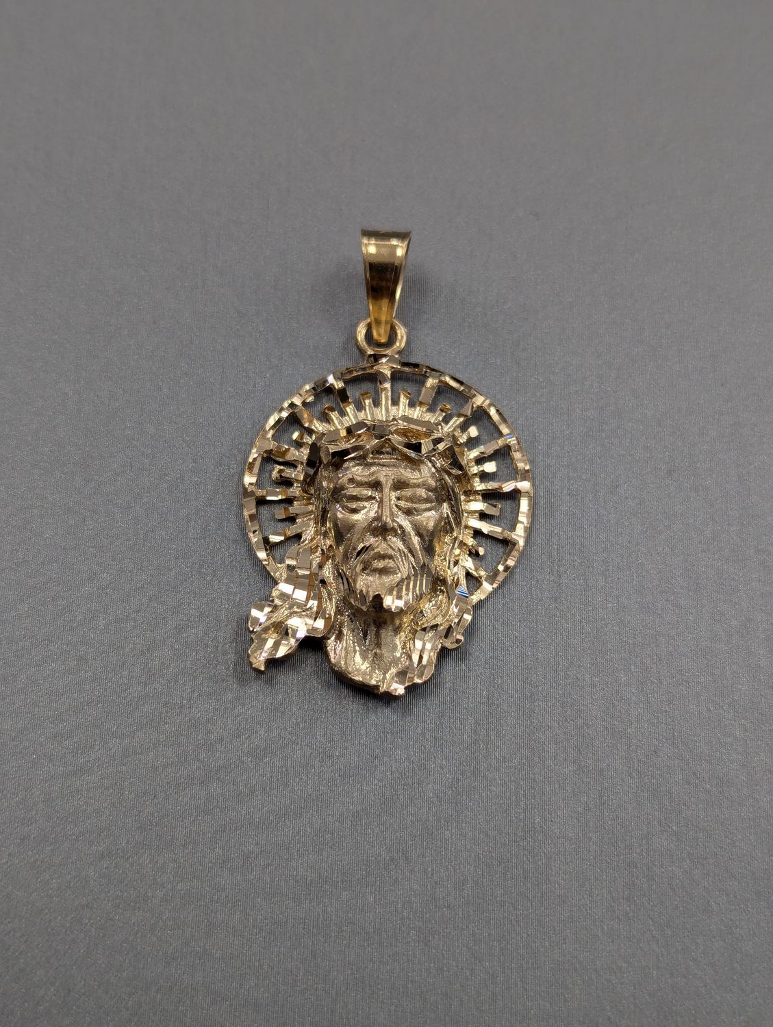 14K YG Dia Cut Jesus Head Pendant (7.4g)