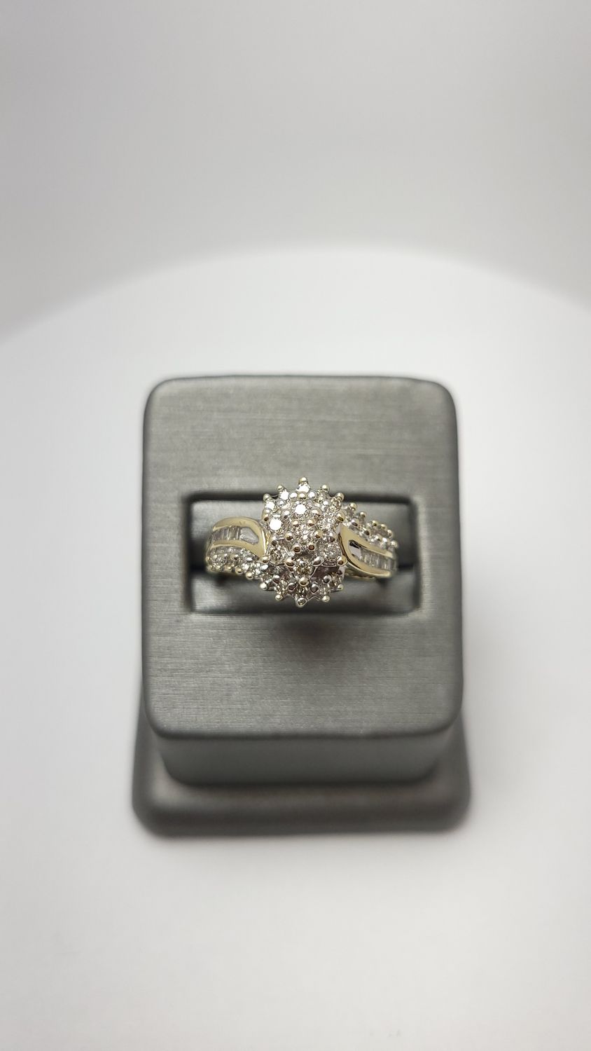 10K YG Diamond Cluster Ring (S8 | 4.1g)