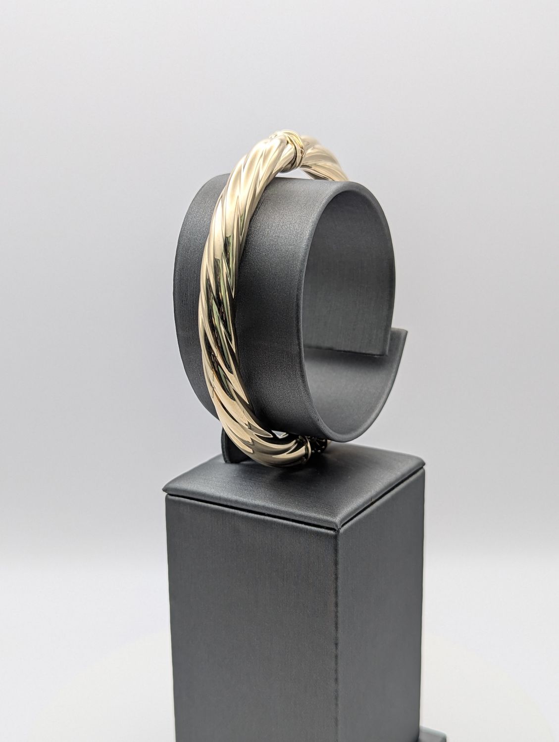 14K YG Twisted Bangle (11.6g | 3" ⌀ | 7.7mm)