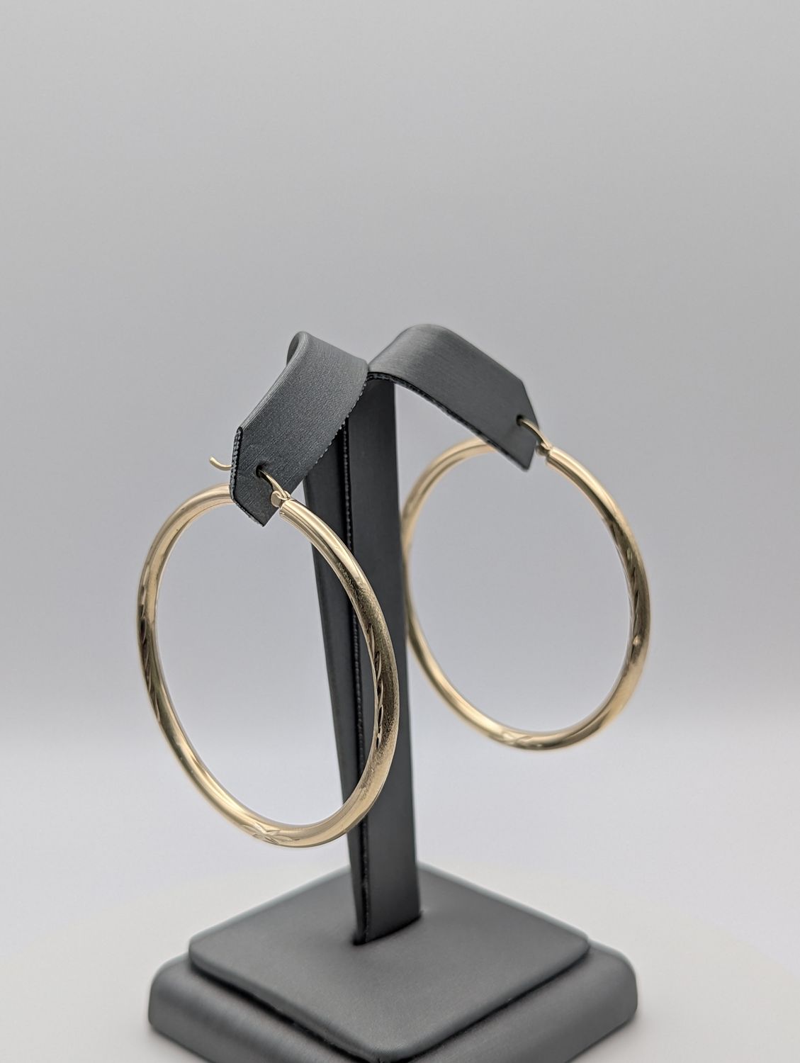 14K YG Dia Cut Satin Hoop Earrings (3.4g)