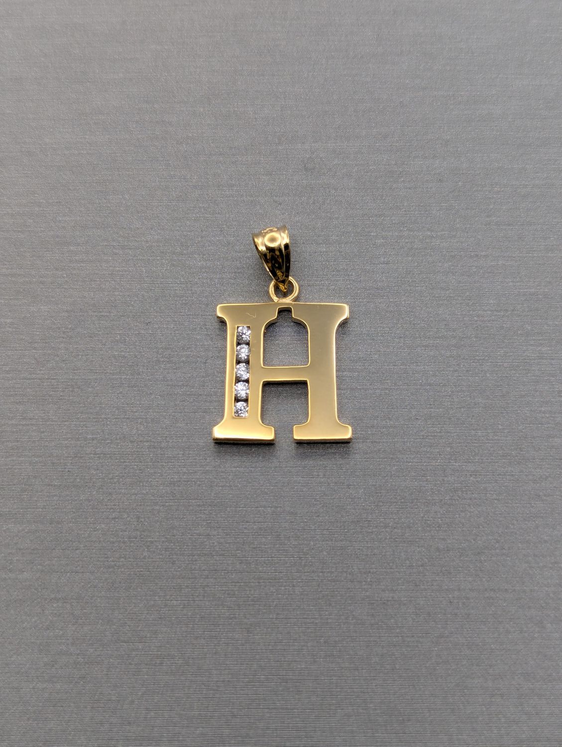 14K YG CZ Letter "H" Pendant (1.8g)