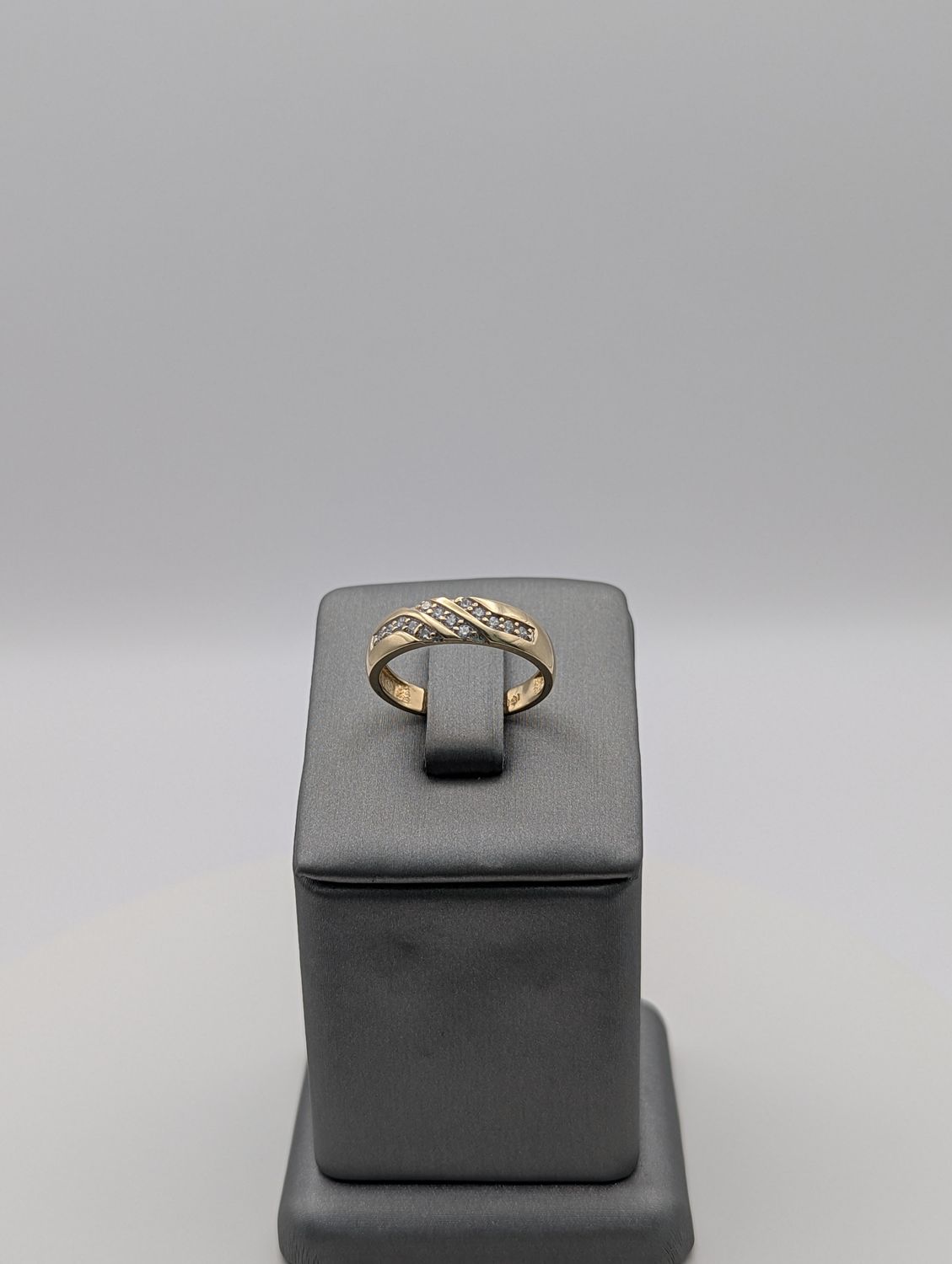 14K YG CZ Wedding Band (S7 | 2.6g)