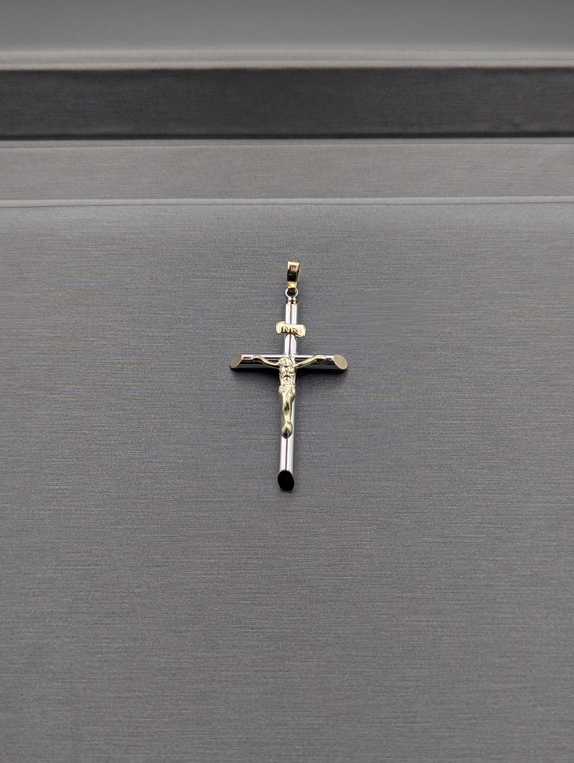 14K WG/YG Crucifix Pendant (1.1g)