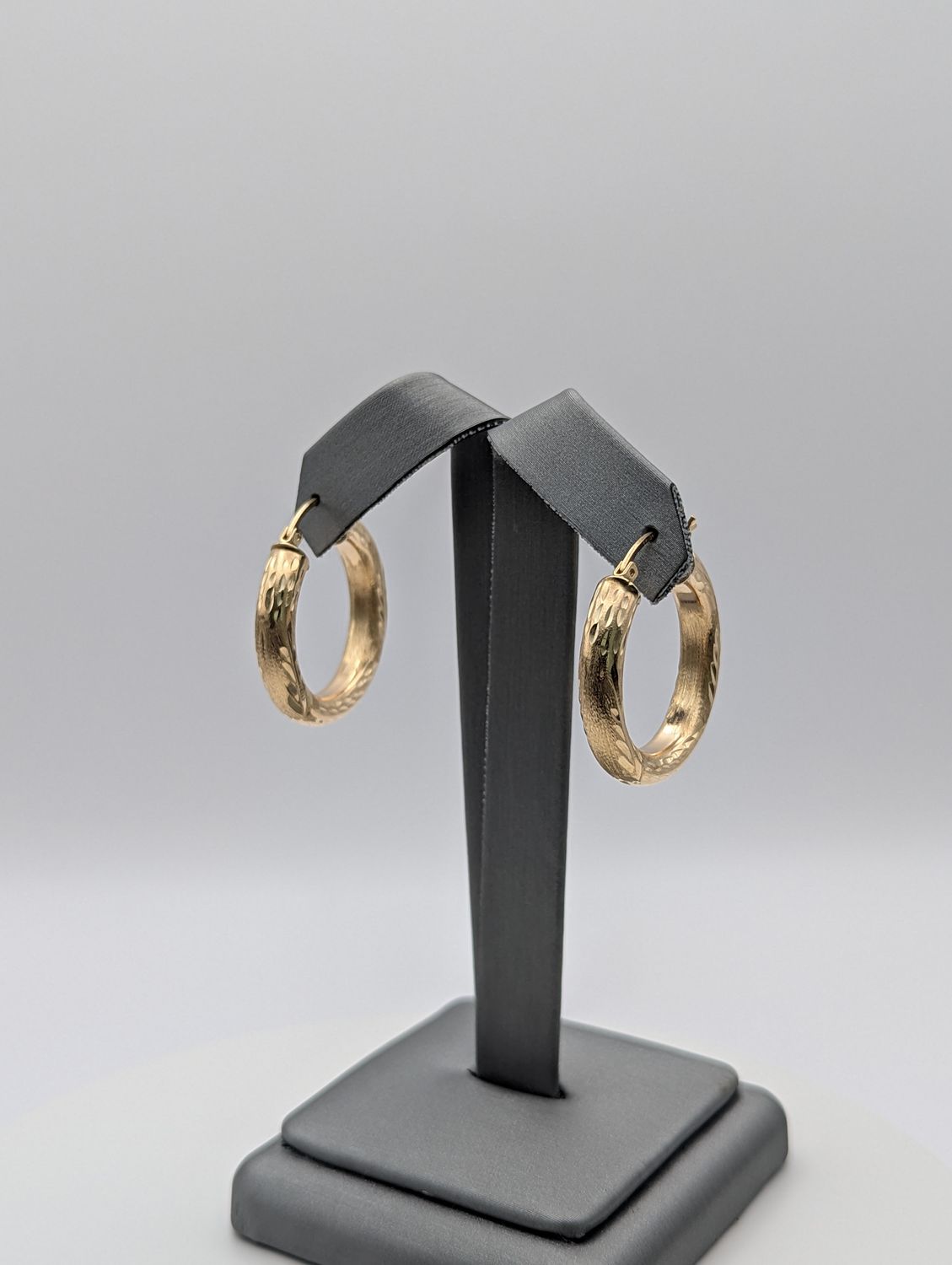 14K YG Dia Cut Satin Hoop Earrings (3.5g)