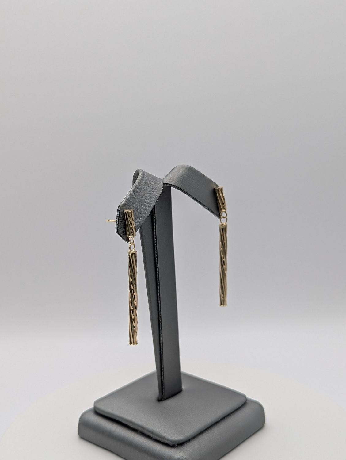 14K YG Dia Cut Twisted Dangly Earrings (1.9g)