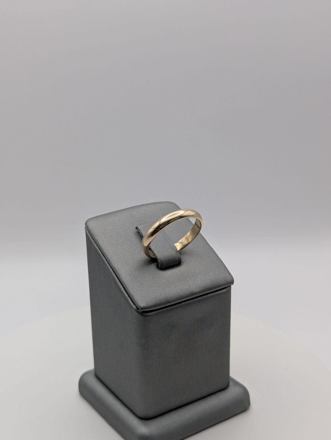 14K YG Wedding Band (S9 | 3g)