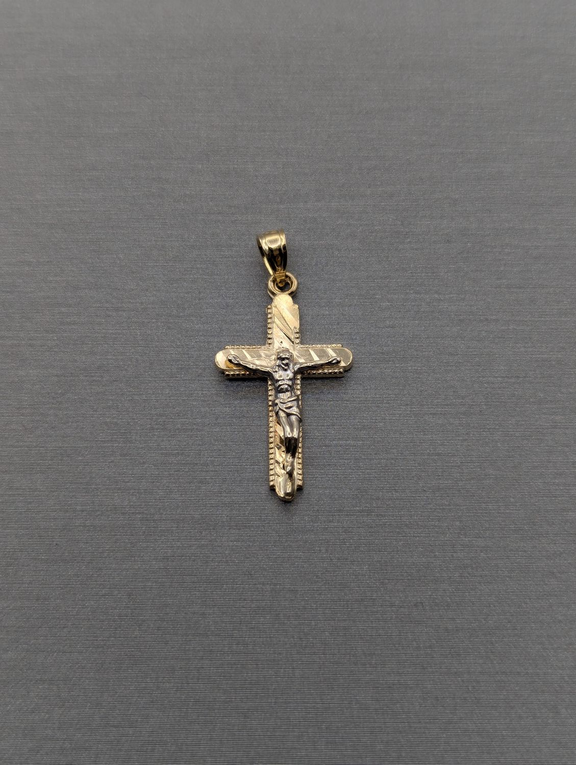 14K YG/WG Crucifix Dia Cut Pendant (1.3g)