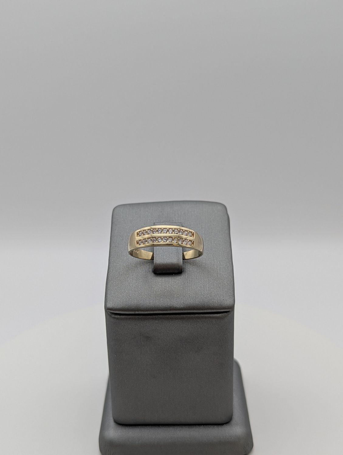 14K YG CZ Wedding Band (S10.5 | 2.5g)