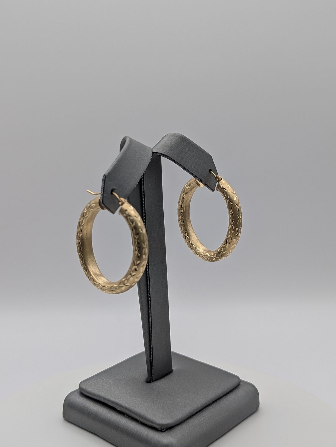 14K YG Dia Cut Satin Hoop Earrings (3.3g)
