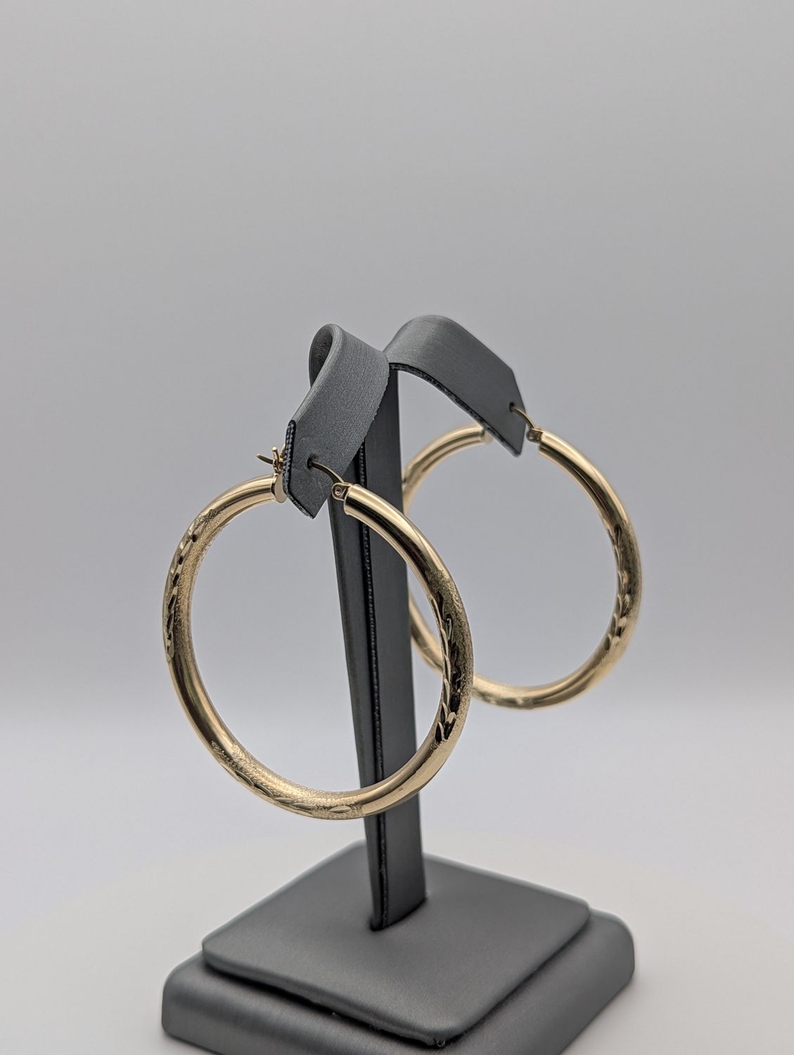 14K YG Dia Cut Satin Hoop Earrings (6.6g)