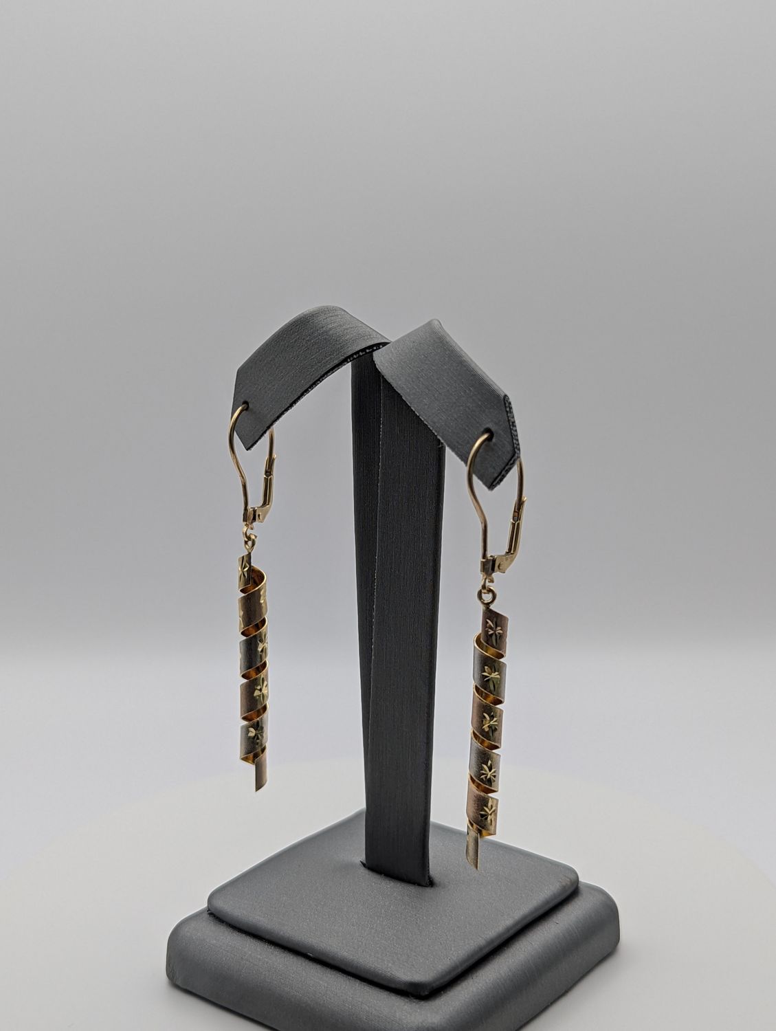14K YG Tri Color Spiral Dia Cut Earrings (1.5" | 4.4g | 4.7mm)