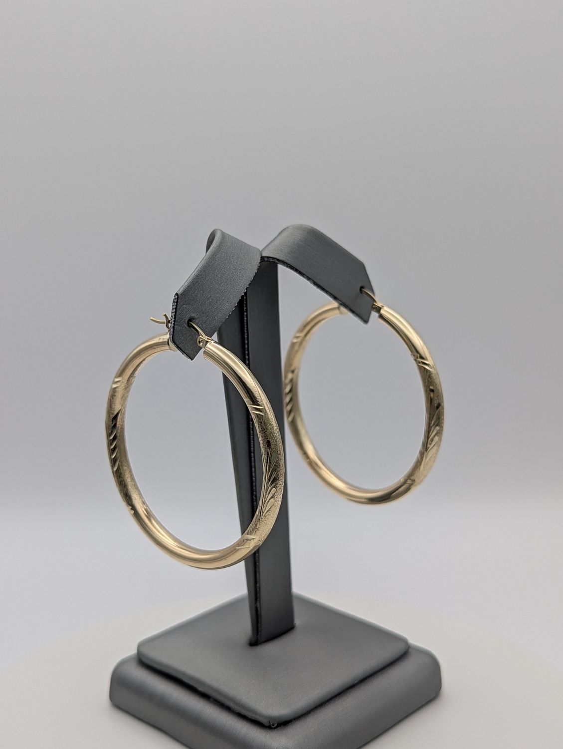 14K YG Dia Cut Satin Hoop Earrings (5.7g)