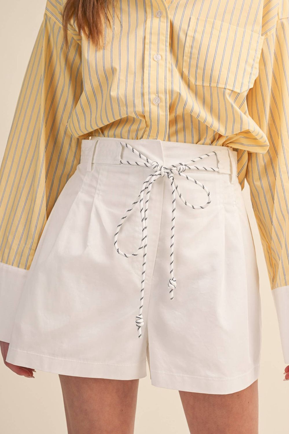 ROPE TRIM BELT PLEATED SHORTS MP4654, Color: White, Size: M