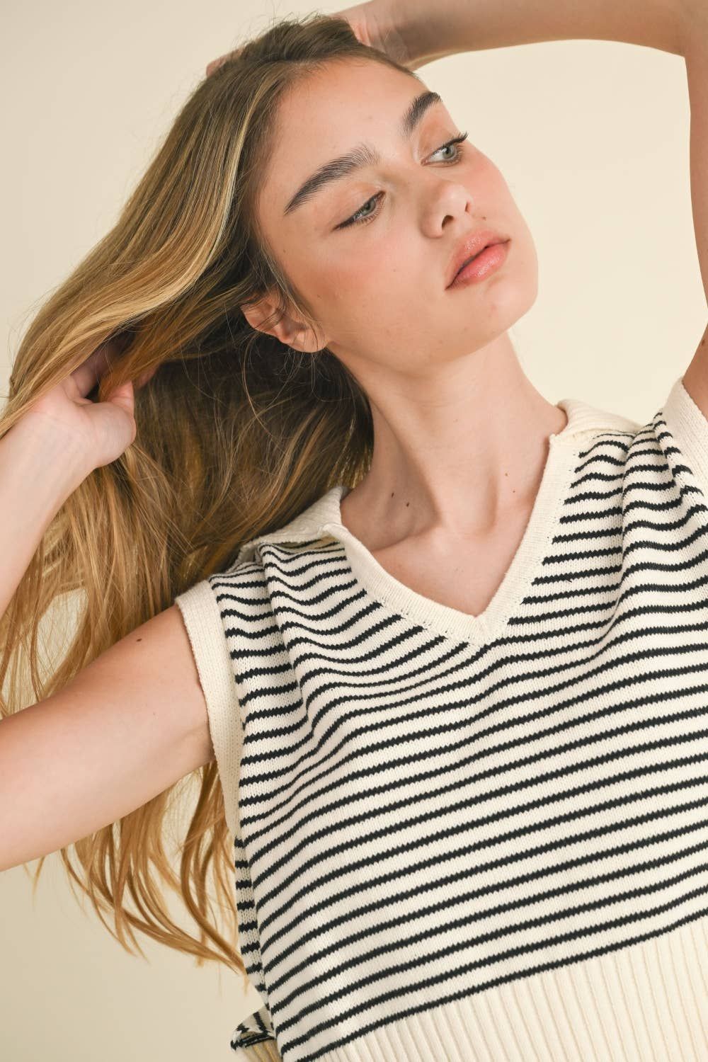 V-NECK STRIPE COLLAR KNITTED TOP, Color: BLACK/IVORY, Size: S