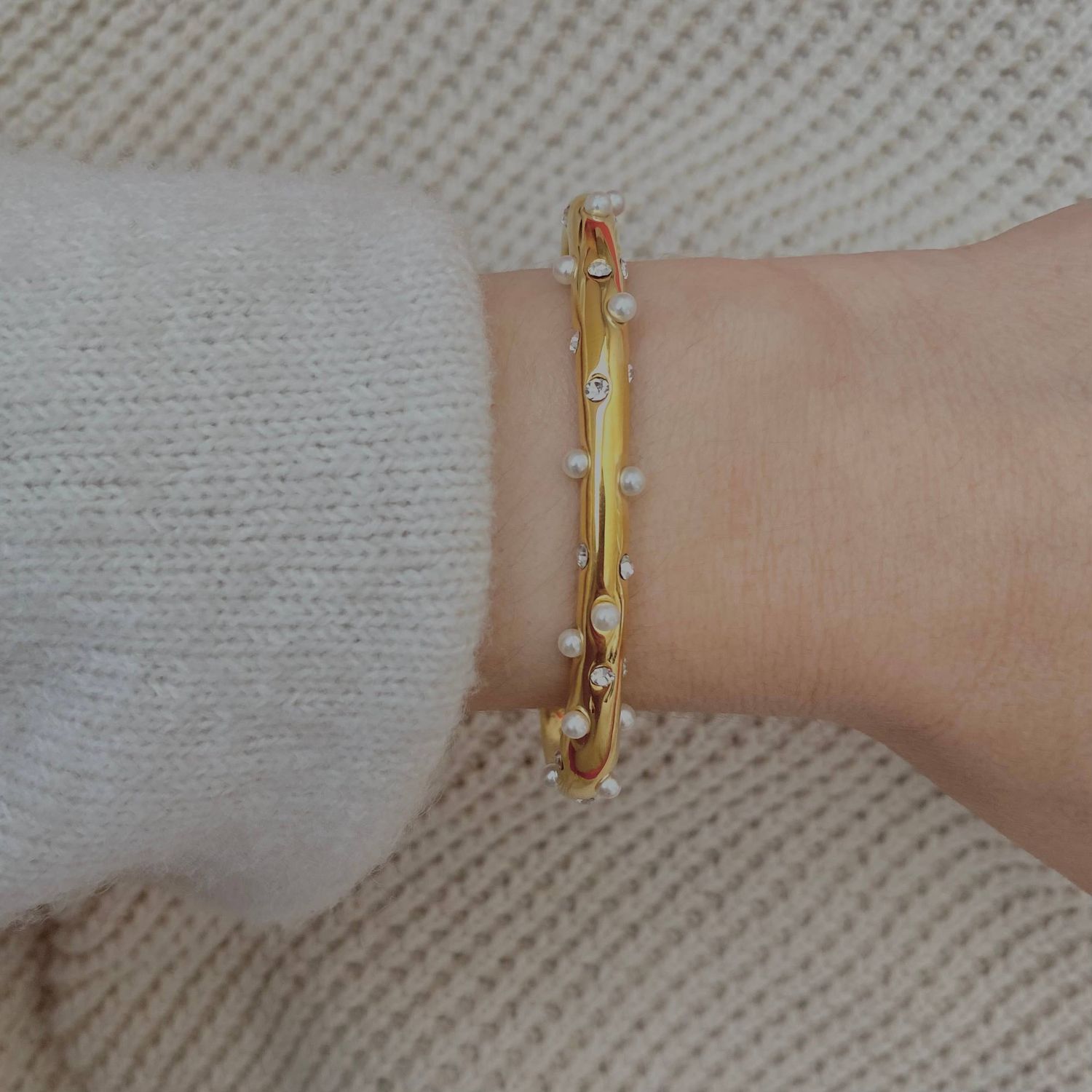 Pearls Bangle Cuff Bracelet 18k gold plated