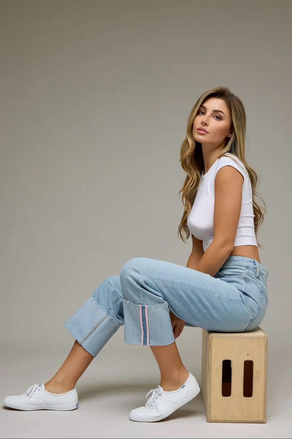 Ella cropped pink tape cuffed jeans