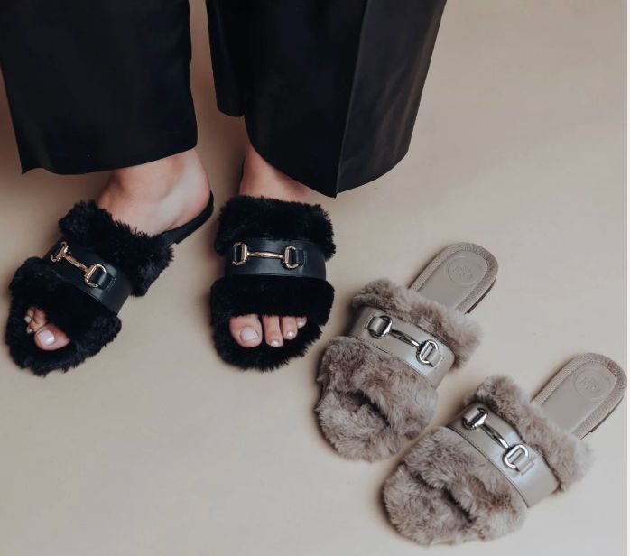Hanni Fur Slides