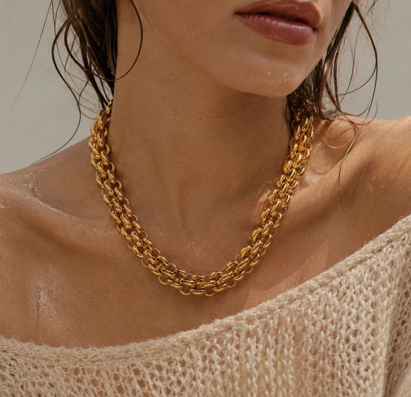 Rosalinda Chunky Chain Toggle Necklace