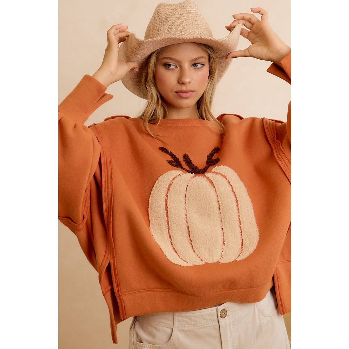 THANKSGIVING OVERSIZED PUMPKIN PATCH PULLOVER SWEATSHIRT, Color: VINTAGE RUST, Size: M
