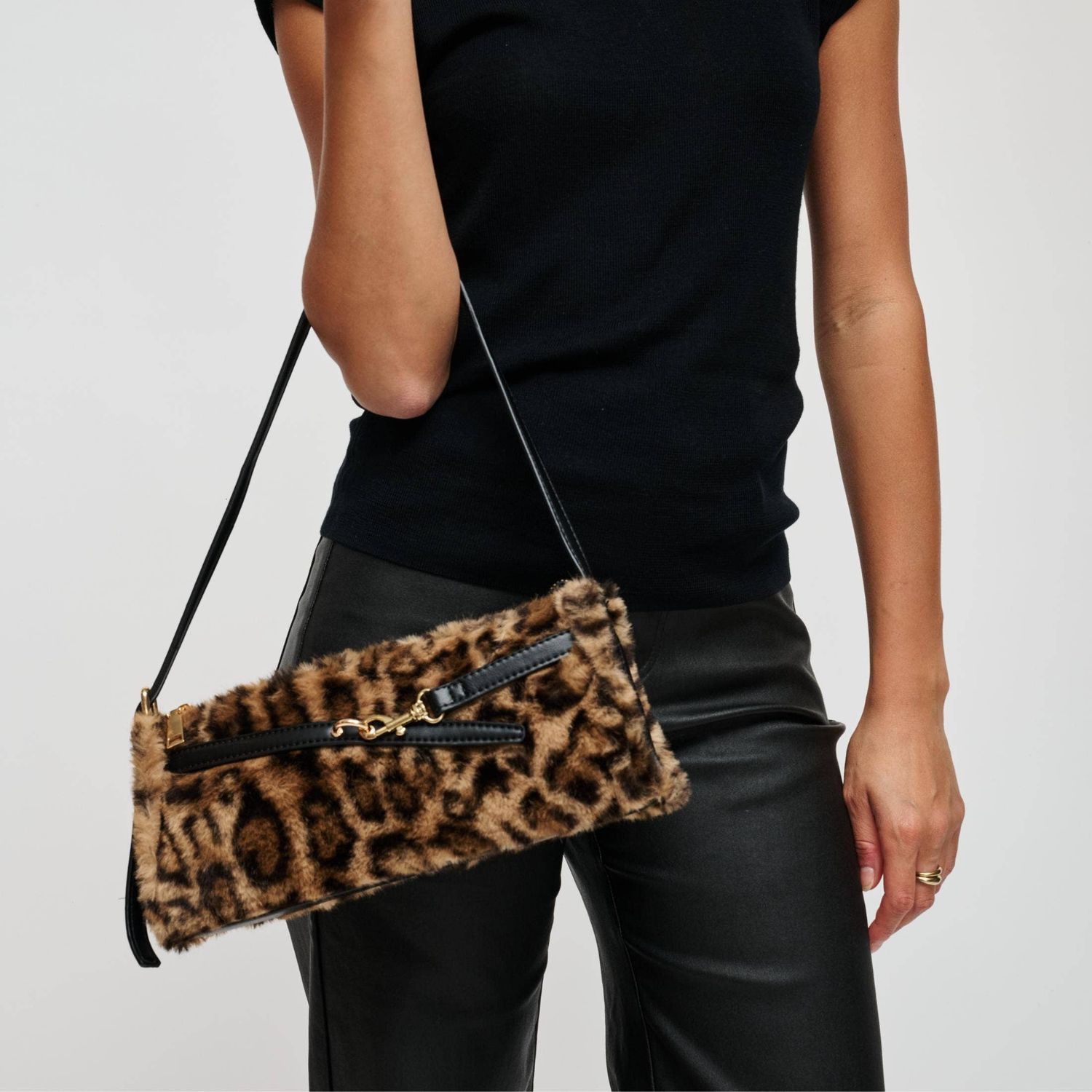 Yaretzi Shoulder Bag, Color: Leopard
