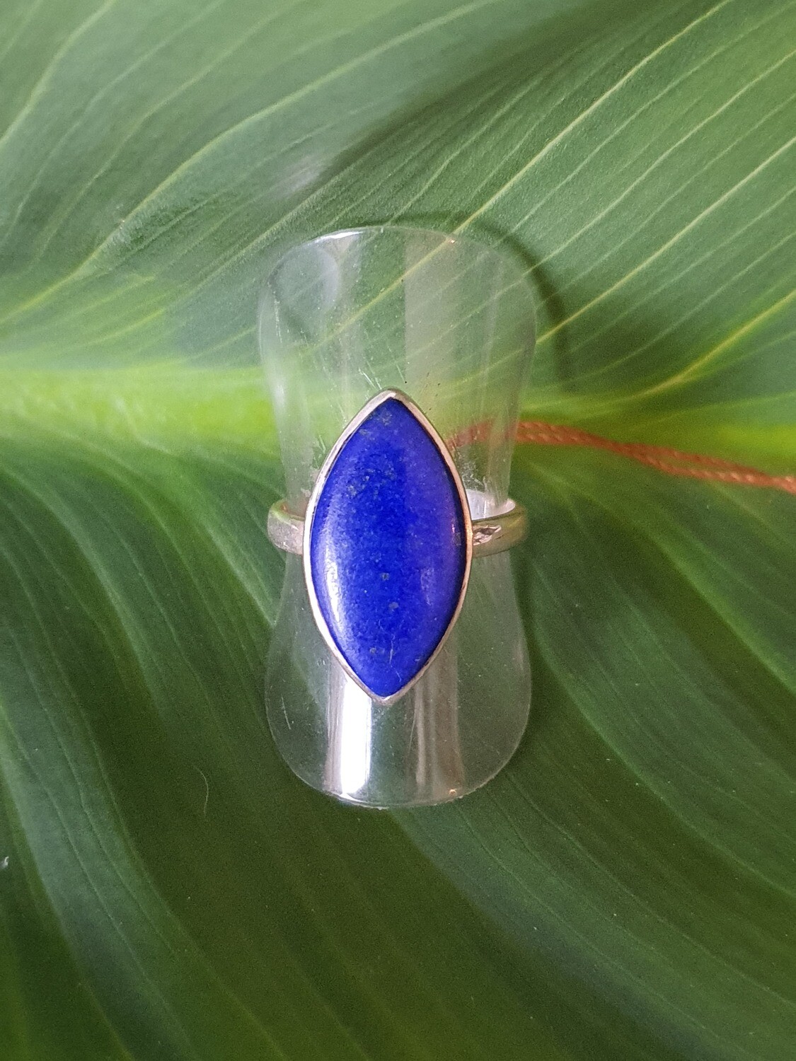 925 silver Lapis Lazuli ring
Size 6
