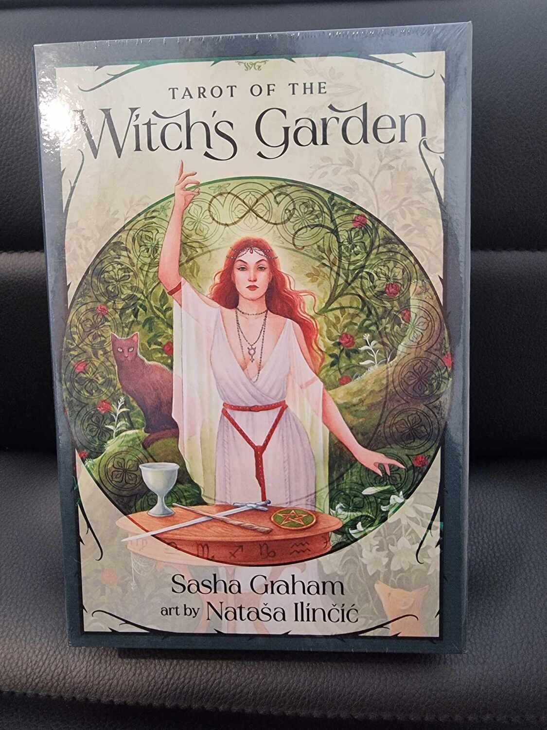 Tarot of the Witche&#39;s Garden