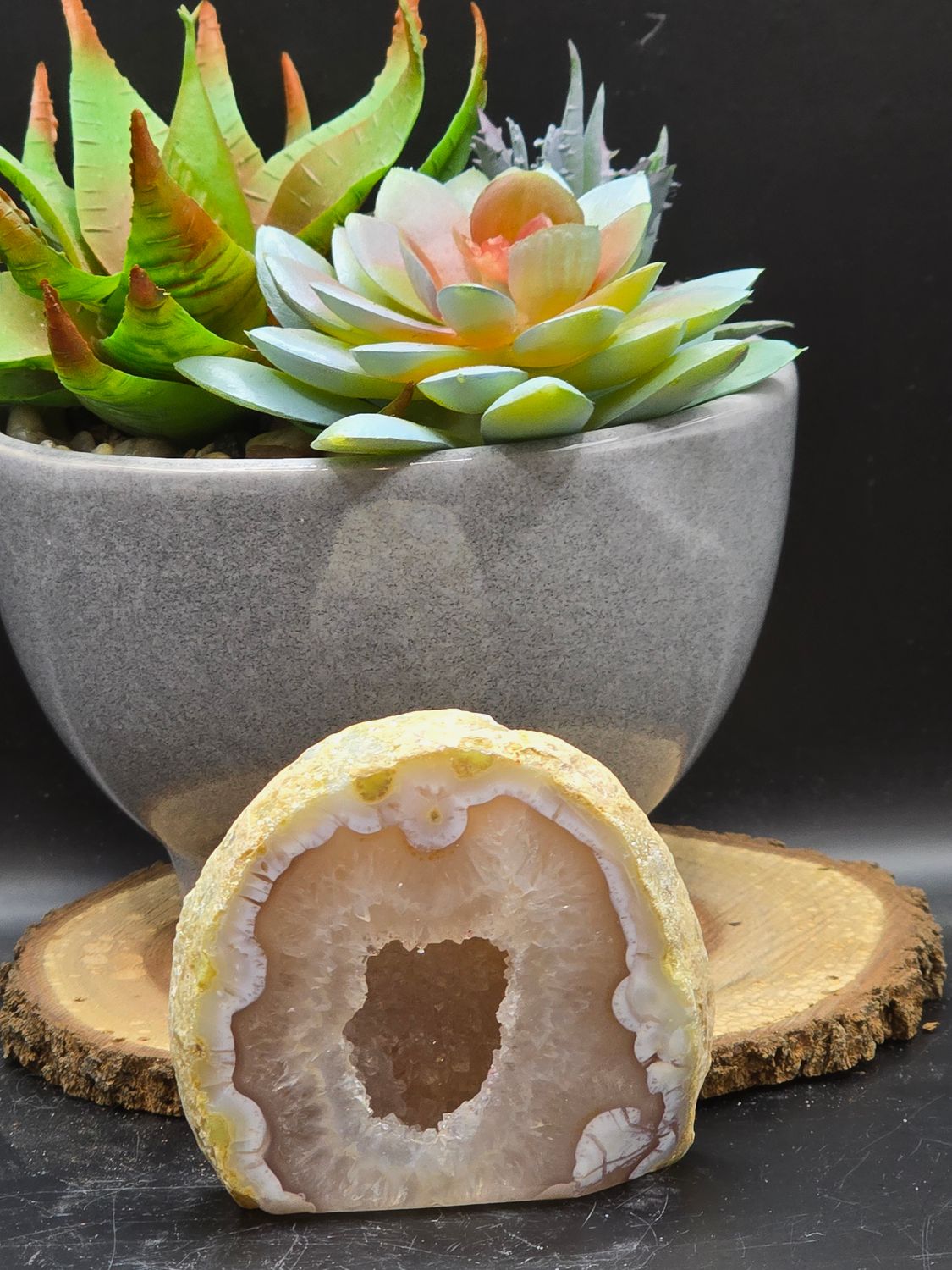 Agate Geode - Cut Base