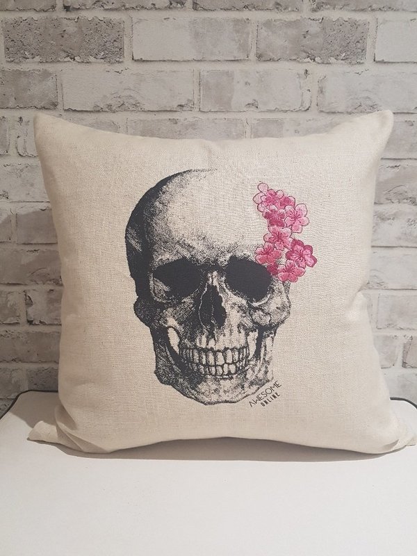 Skully printed on neutral Base in BLACK Skully printed on neutral Base in BLACK