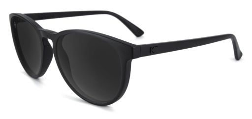 BLACK ON BLACK MAI TAIS