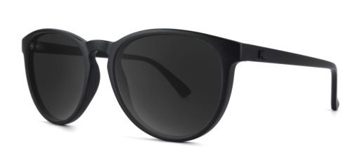 BLACK ON BLACK MAI TAIS