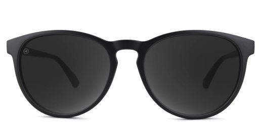 BLACK ON BLACK MAI TAIS
